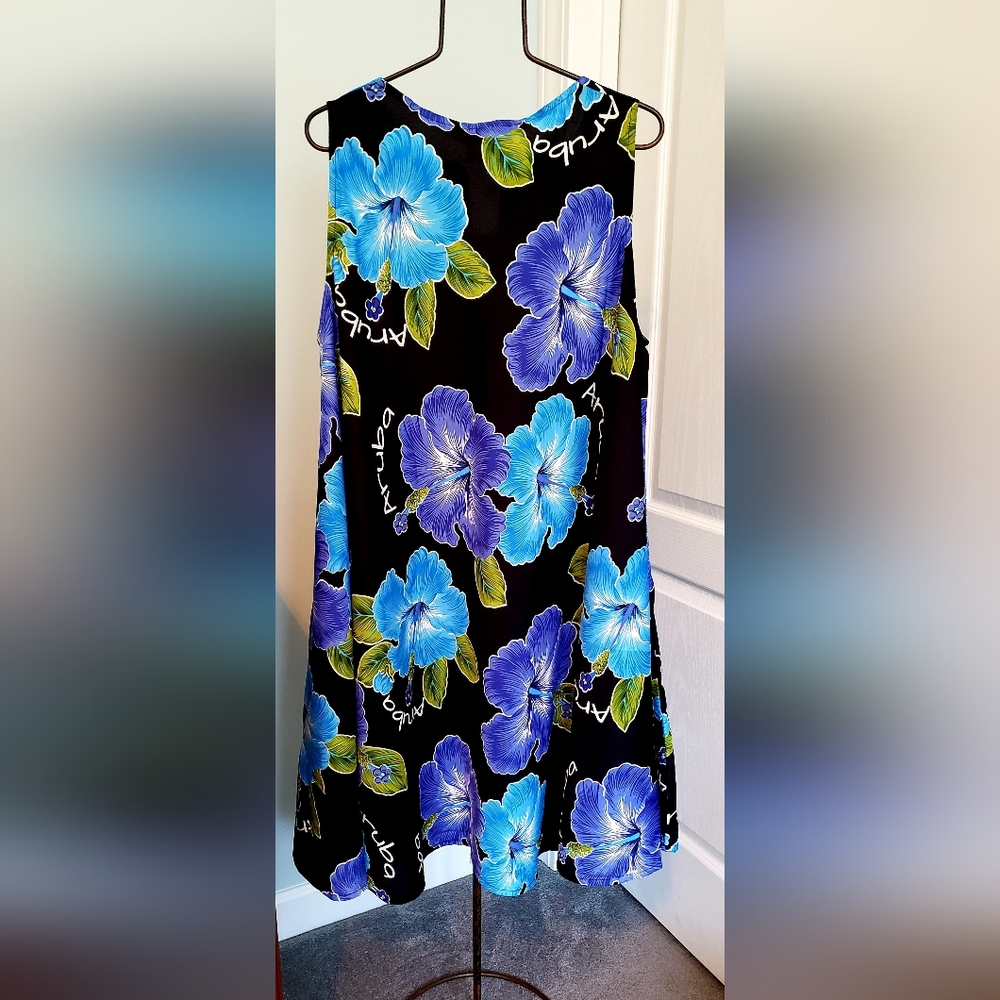 Beautiful "Aruba" Tropical Beach, Free Flowing, Hibiscus Print Dress - Picture 4 of 5
